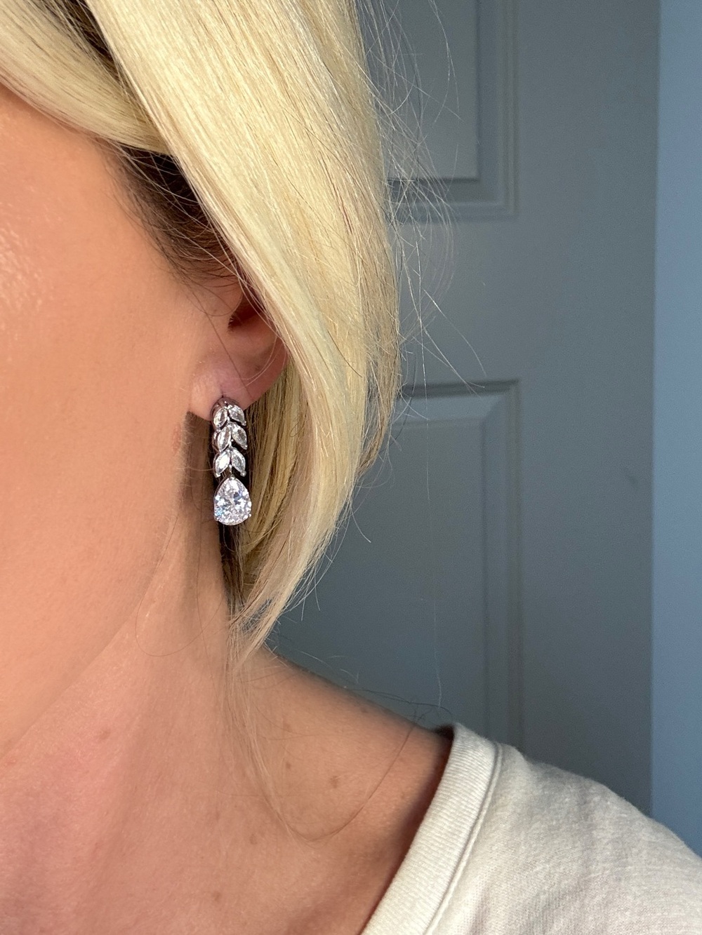 Elegant Rhinestone Silver Drop earrings New